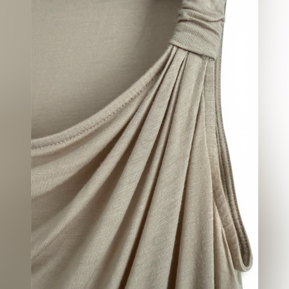 GAP size S Elegant Beige Sleeveless Top - Picture 2 of 3